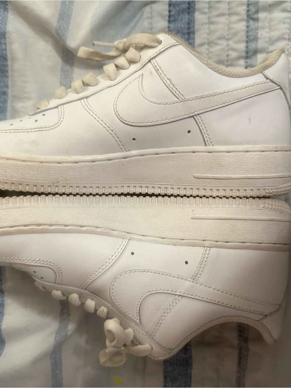 Women’s Air Force 1 low Triple White - Picture 7 of 7